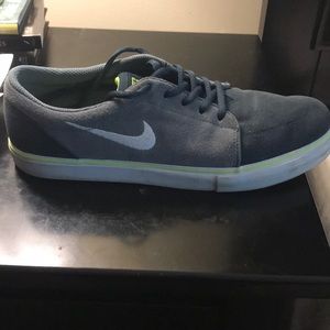 These are the Nike SB Blue and Grey tennis shoe.